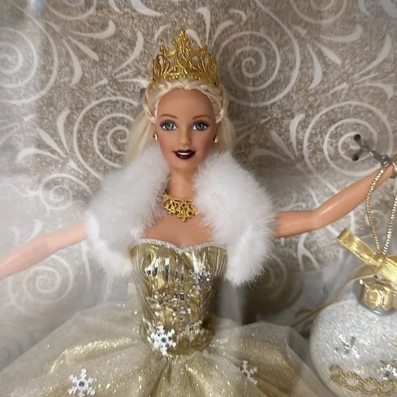 Cinderella Celebration 2000 Edition Barbie - Picture 6 of 9